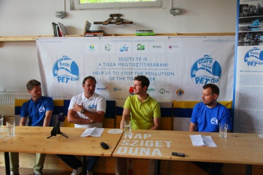 Zsíros László Róbert (PET Mester), Vereckei Ákos (PET Kupa védnök), Hankó Gergely (ÖKOPack), Molnár Dávid Attila (Természetfilm Egyesület)