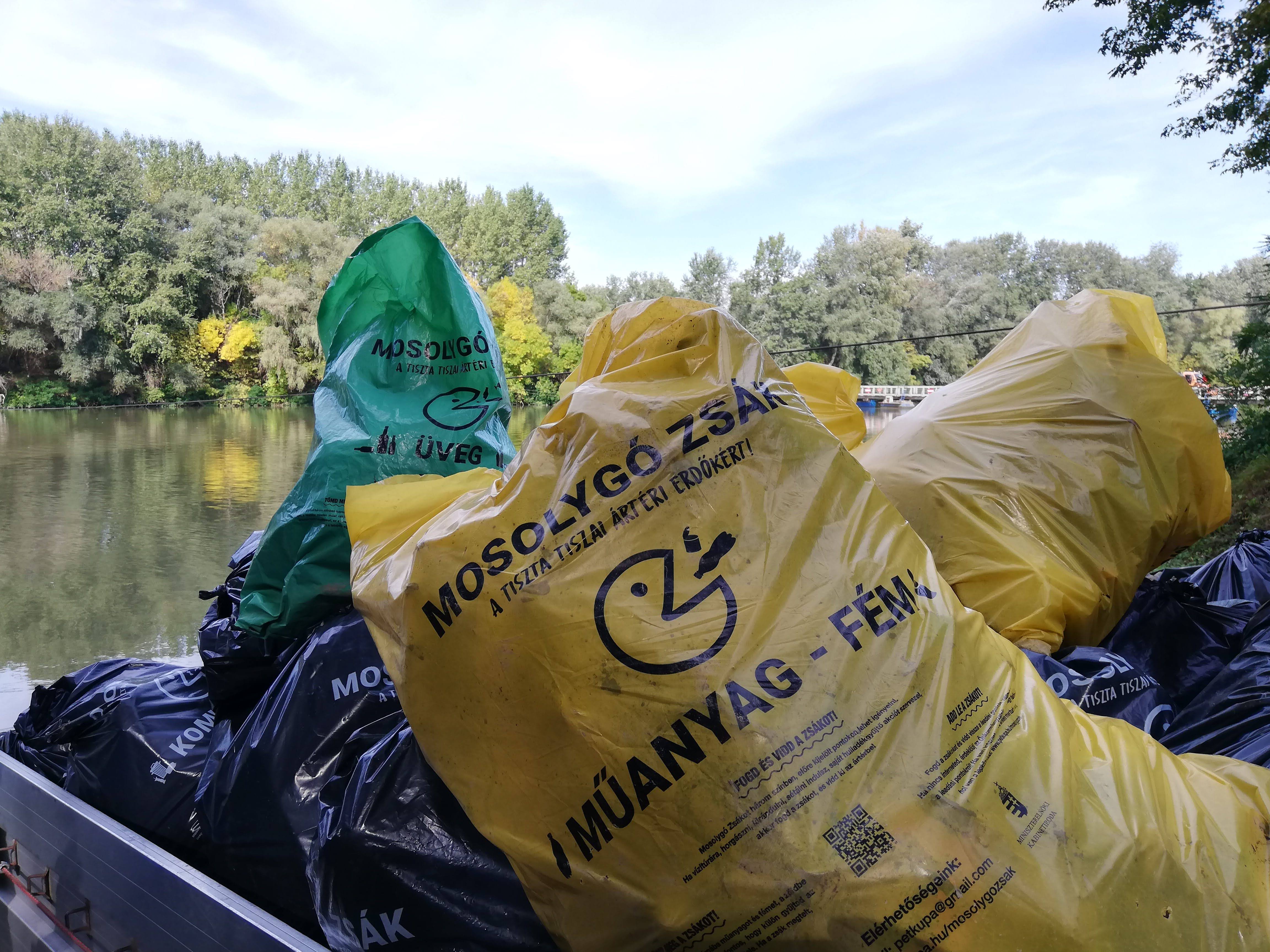 Mosolygó Zsák Kerekasztal